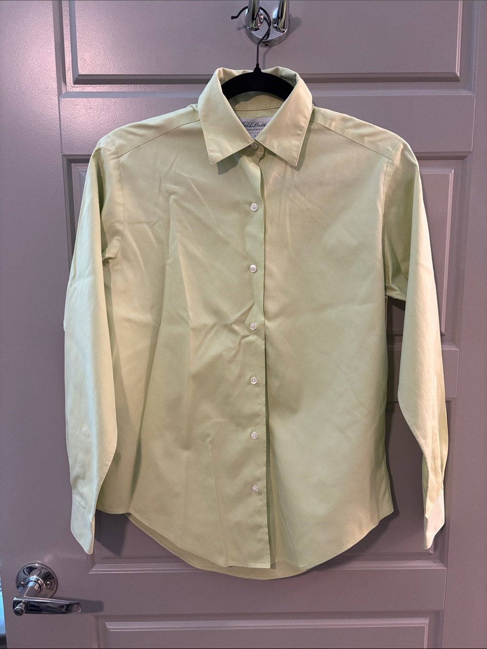 Brooks Brothers Men’s Dress Shirt in Light Green - Classic Button-Up